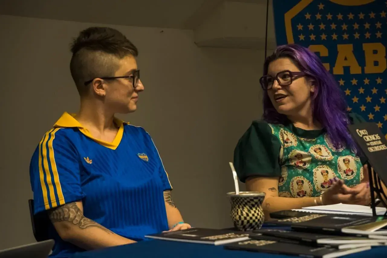 Análisis desde una perspectiva de género del libro Cinco crónicas para atravesar oscuridades de Maria Alejandra de Antoni